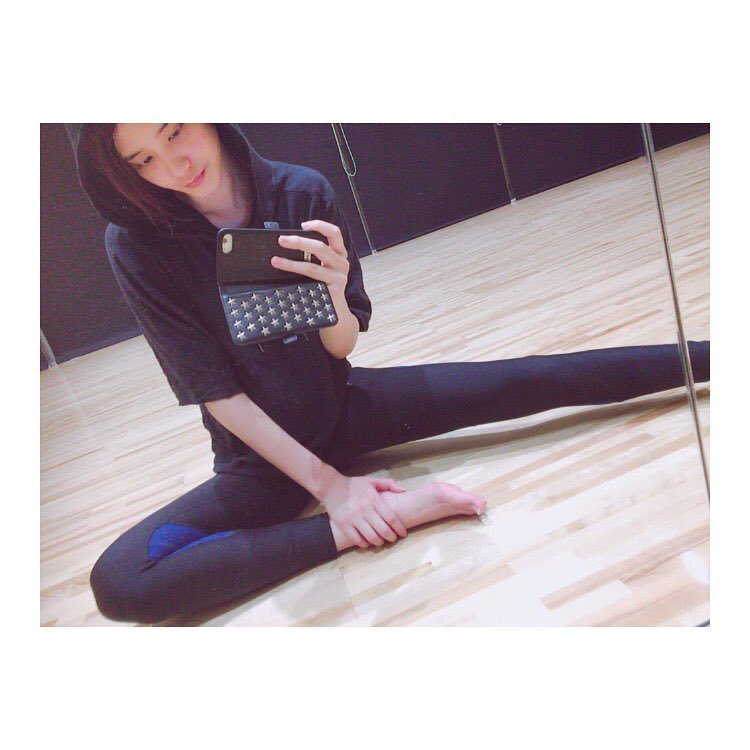 hirona yamazaki feet 2