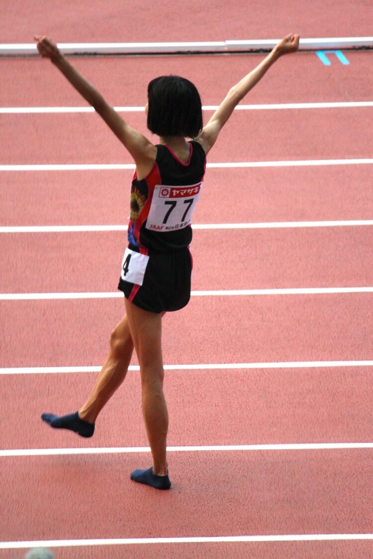 hitomi komaki feet 1