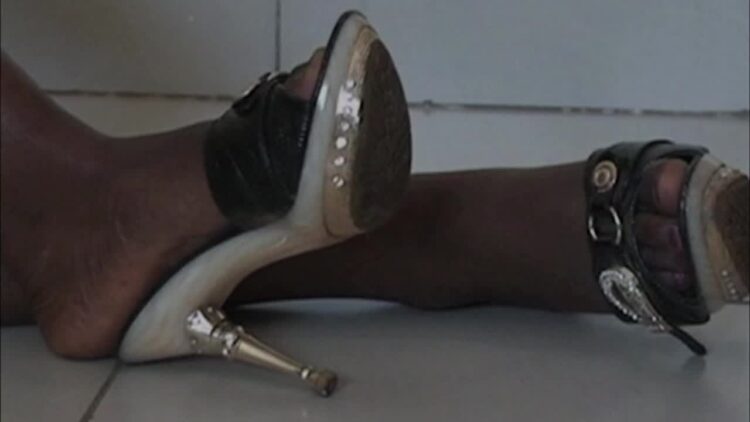 hiu yi cheung feet 3