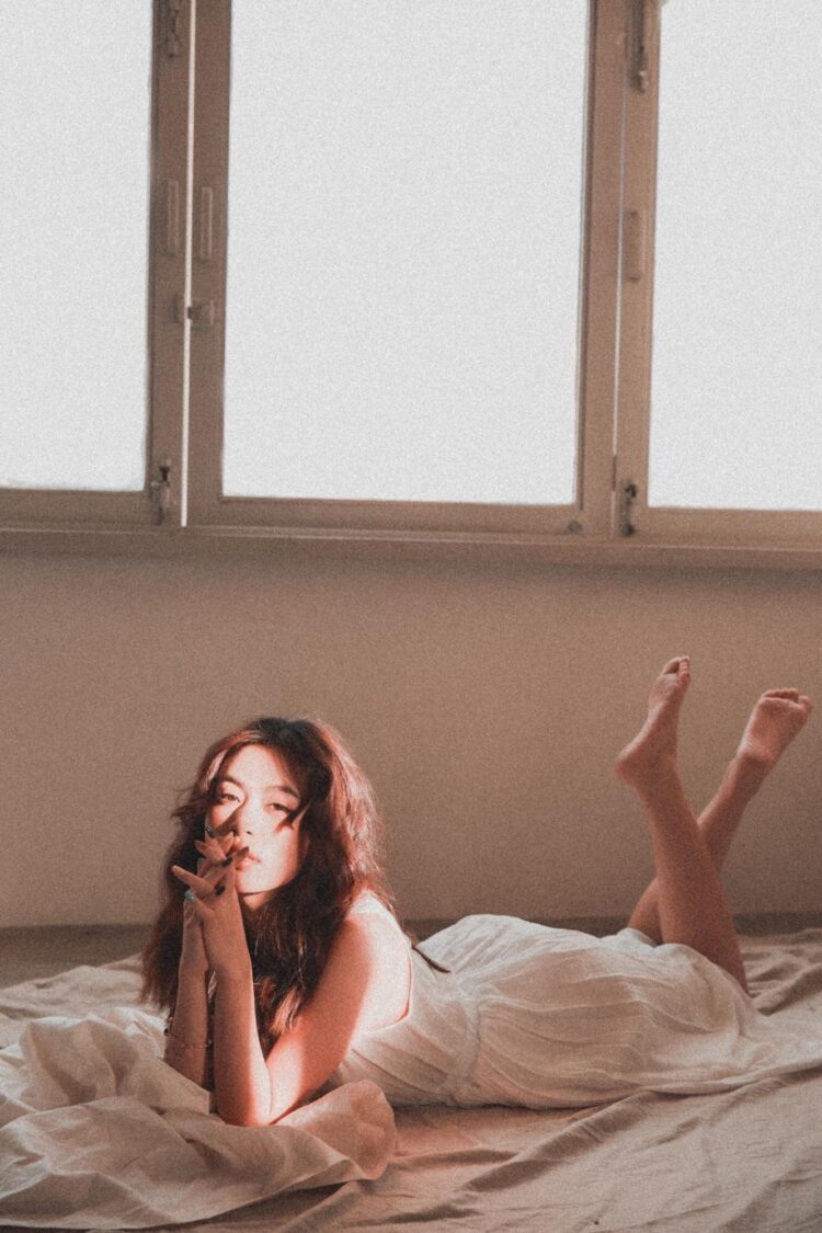 hoang thuy linh feet 6