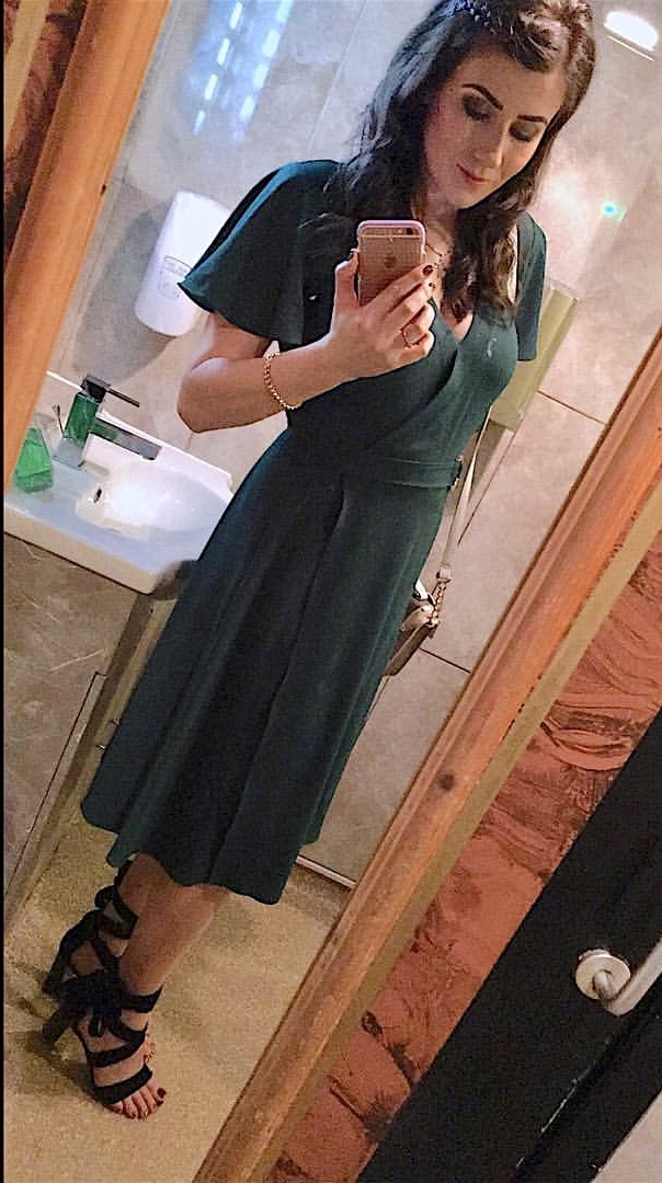 hollie arnold feet 3