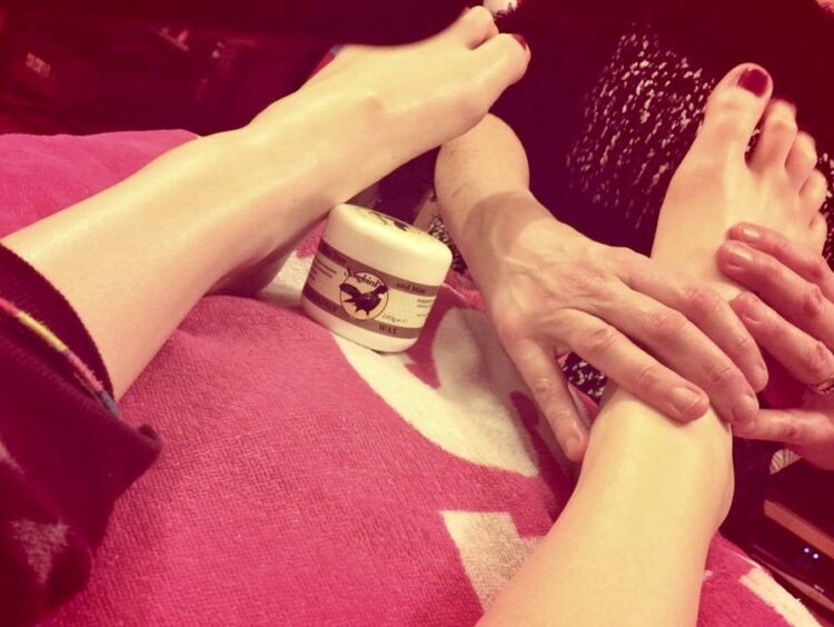 hollie arnold feet 6