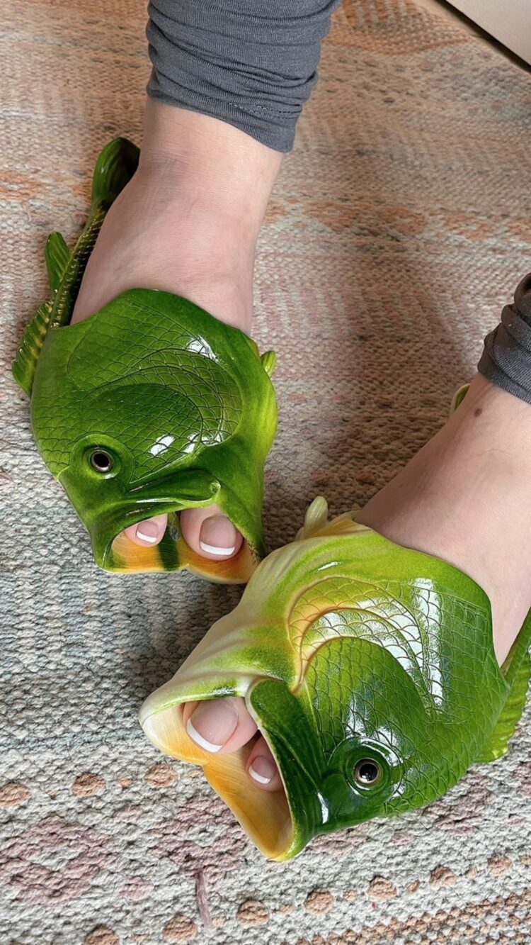 hollie bennett feet 3