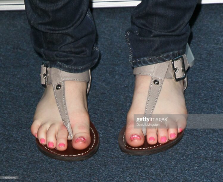 hollie cavanagh feet 1
