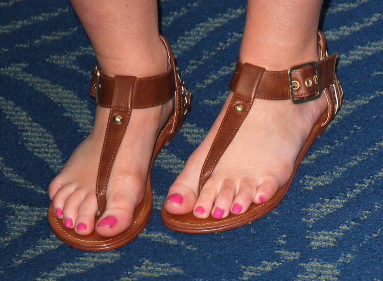 hollie cavanagh feet 5