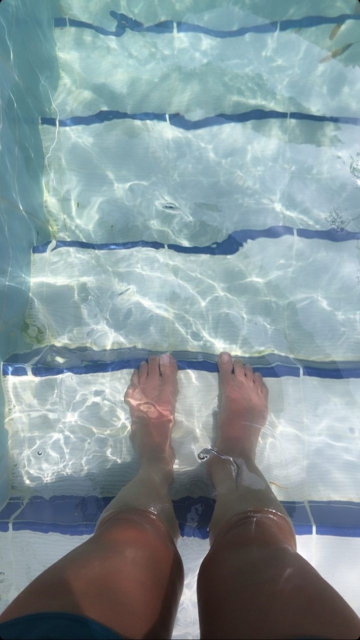 holly bleasdale feet 3