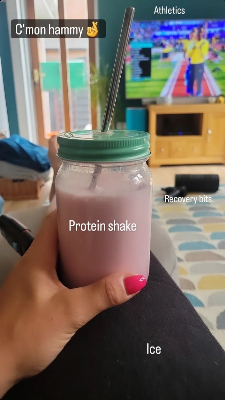 holly bleasdale feet 5