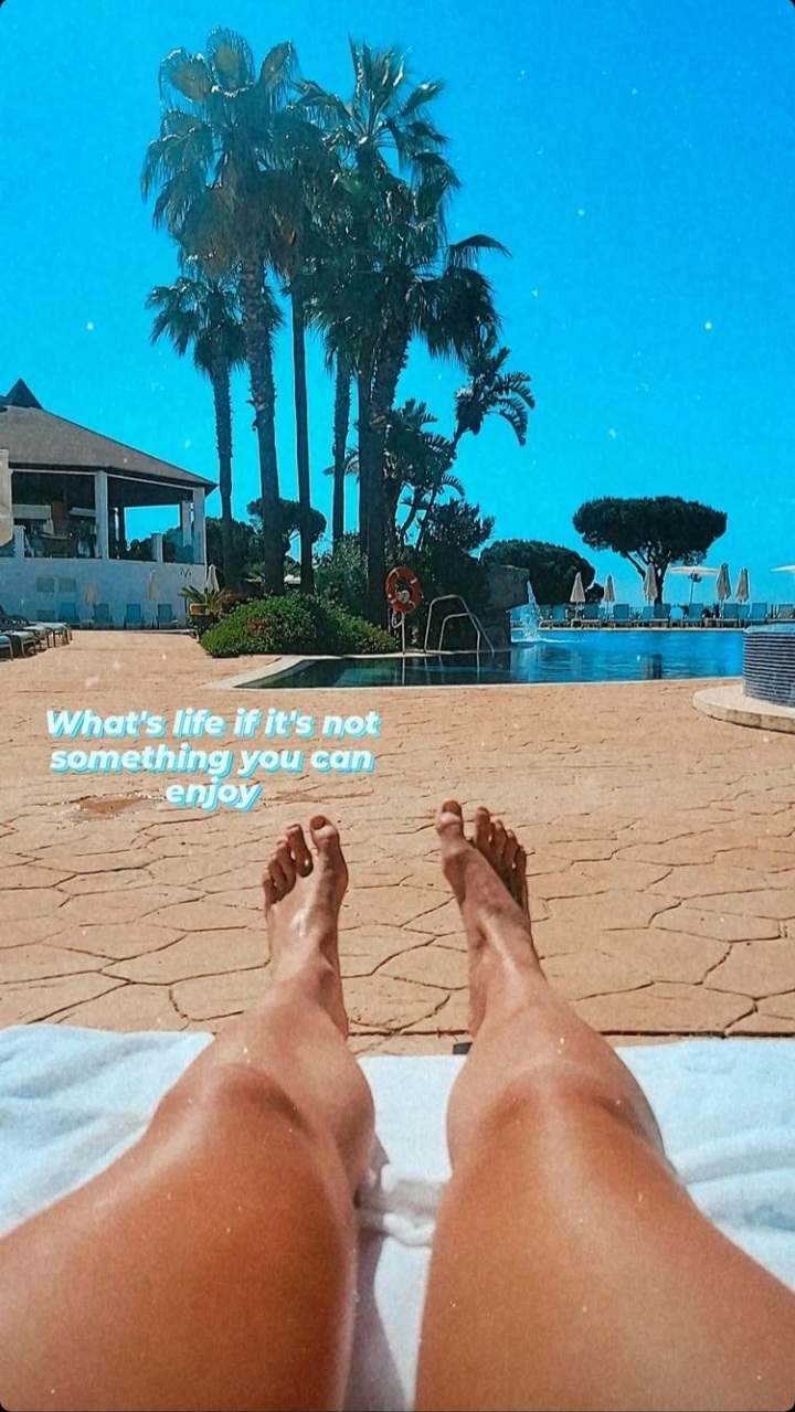 holly bleasdale feet 6