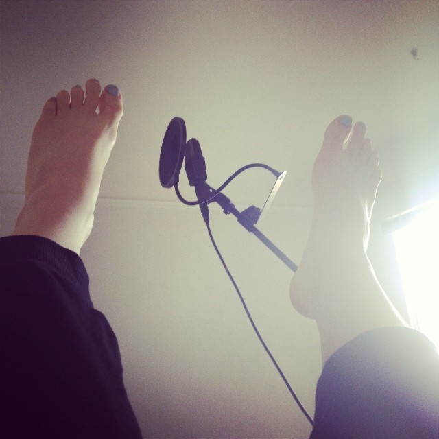 holly herndon feet
