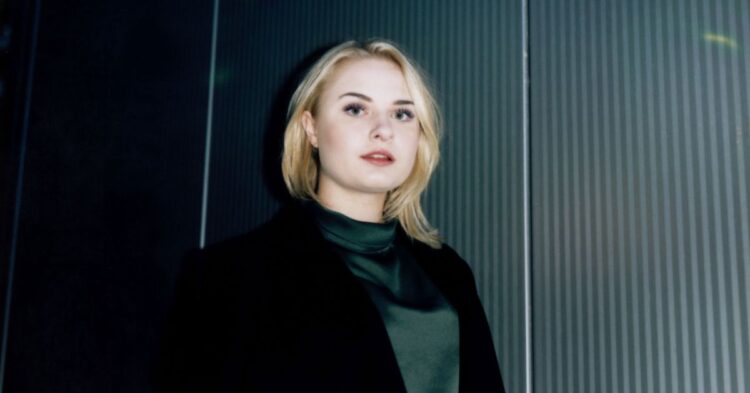 holly lapsley fletcher feet 2