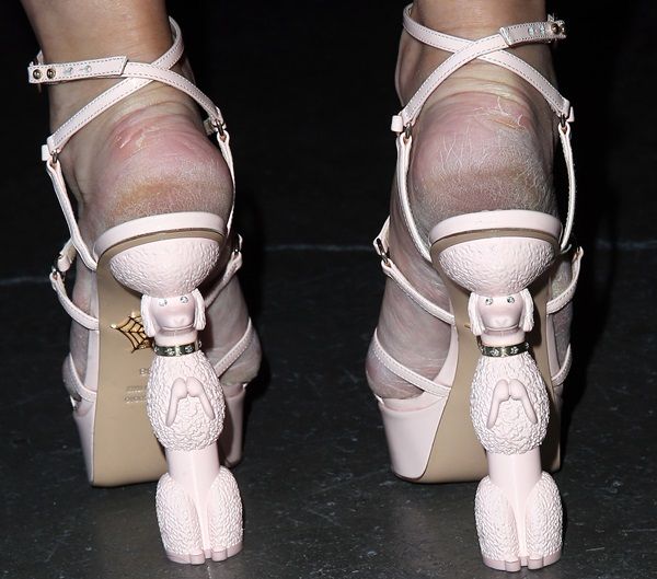 holly madison feet 2