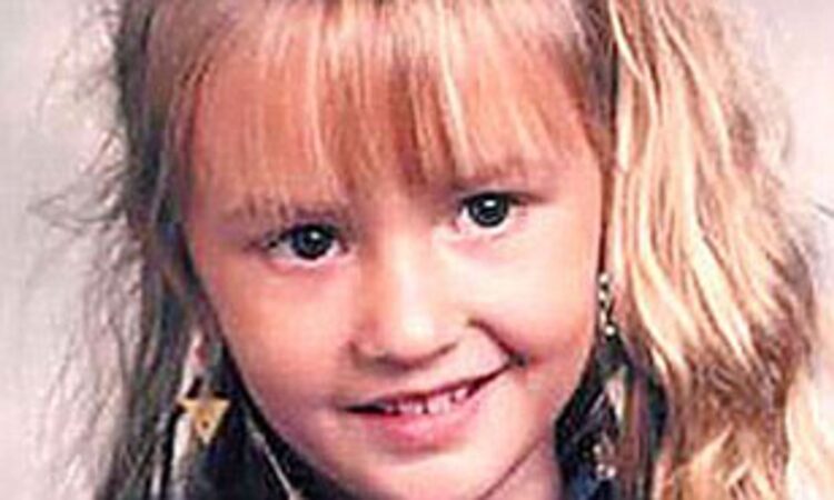 holly piirainen feet 6