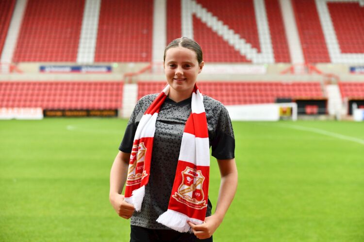 holly randall feet 4