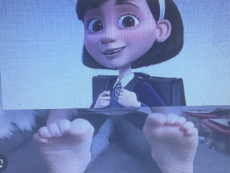 holly thomas feet 5 scaled