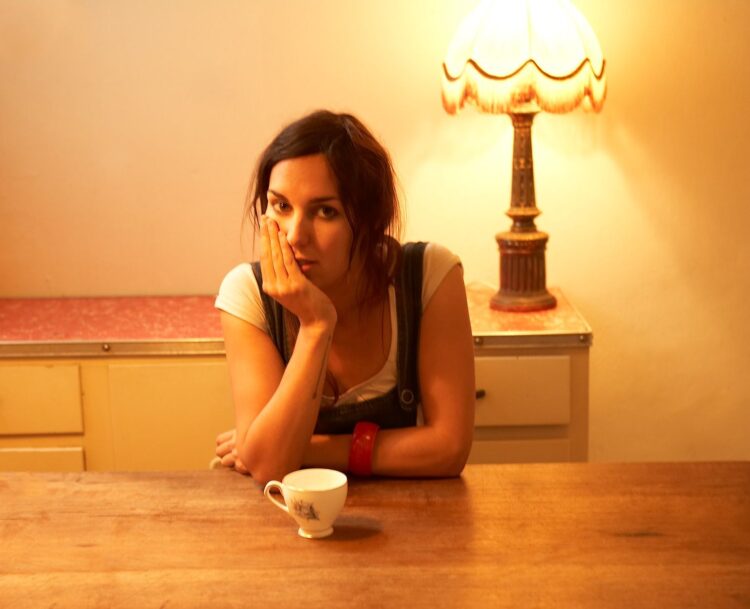 holly throsby feet 5