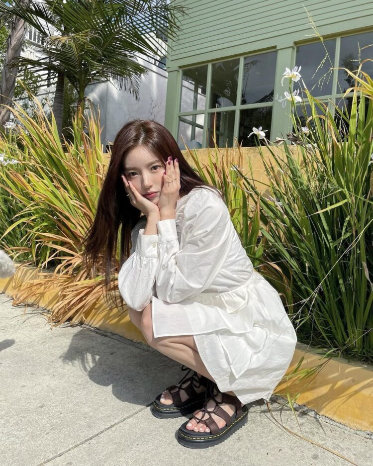 hong ji yoon feet