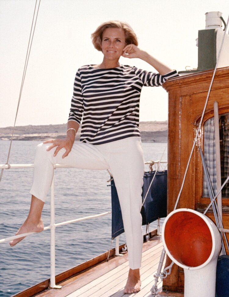 honor blackman feet 2