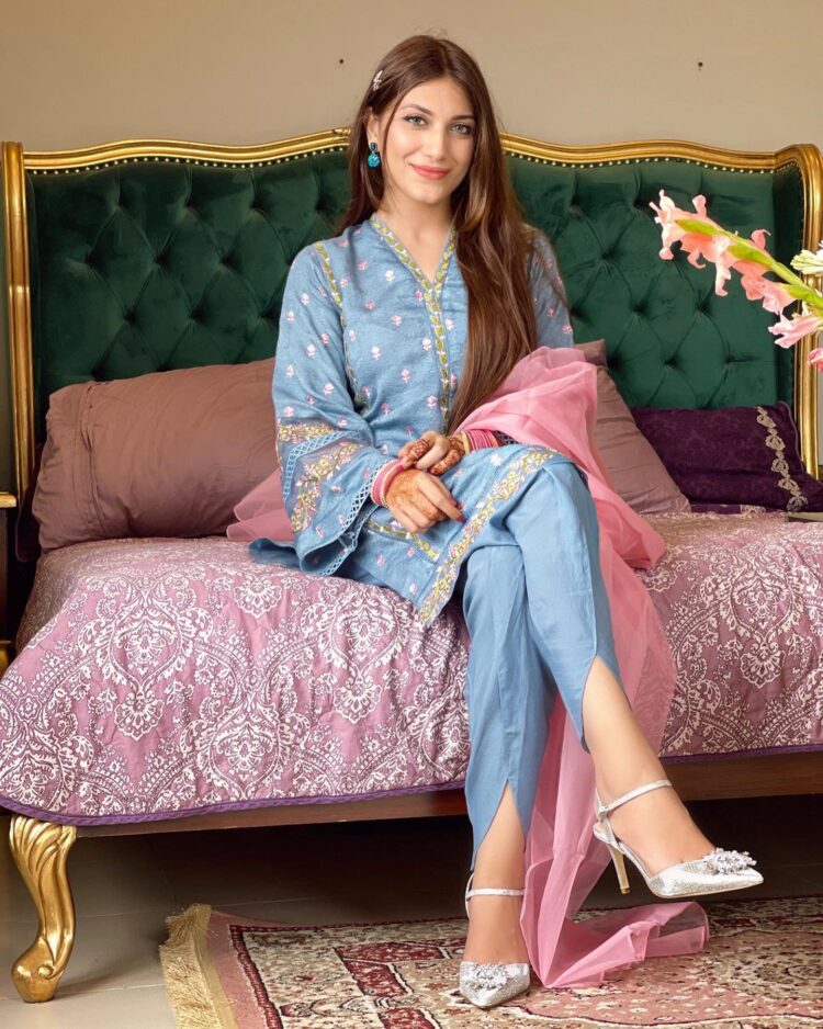 hoor mahaveera feet 4