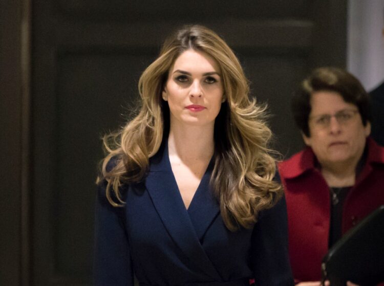 hope hicks feet 6