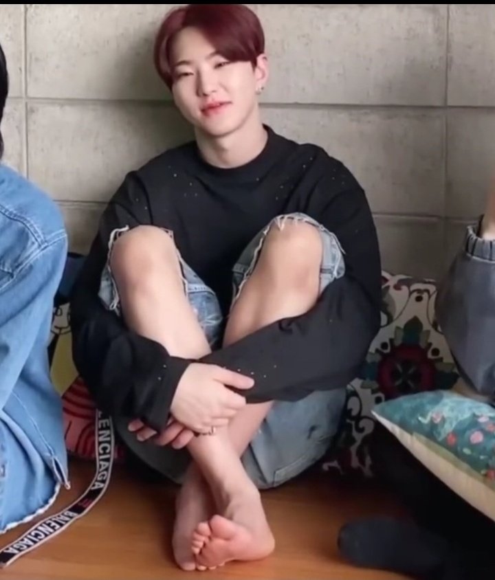 hoshi feet 1