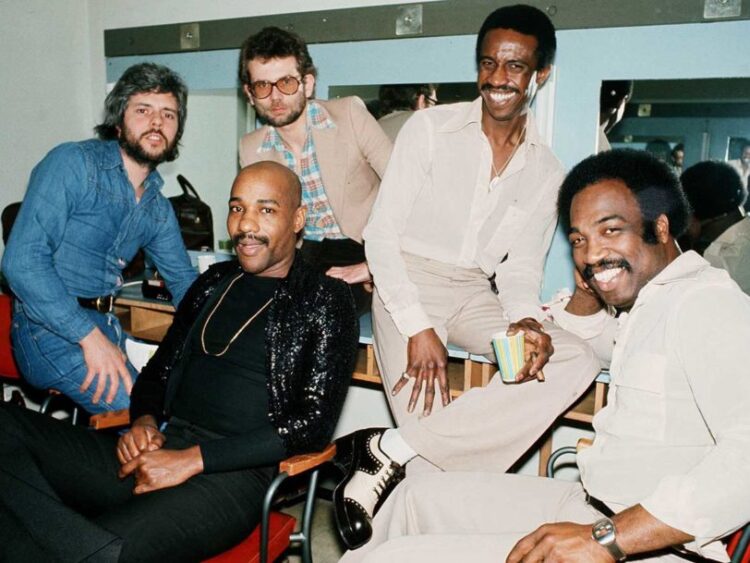 hot chocolate hits feet 1