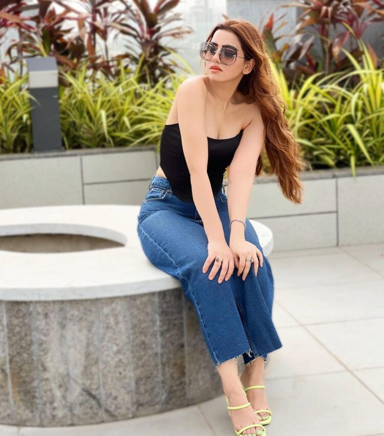 hritiqa chheber feet 3