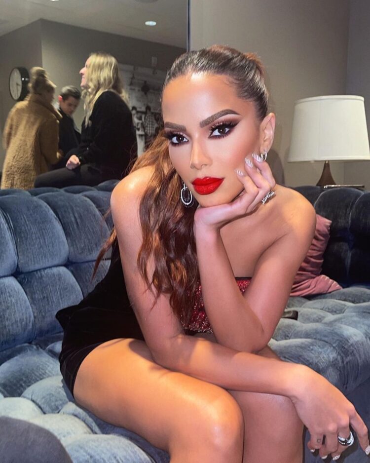 hrush achemyan feet 6