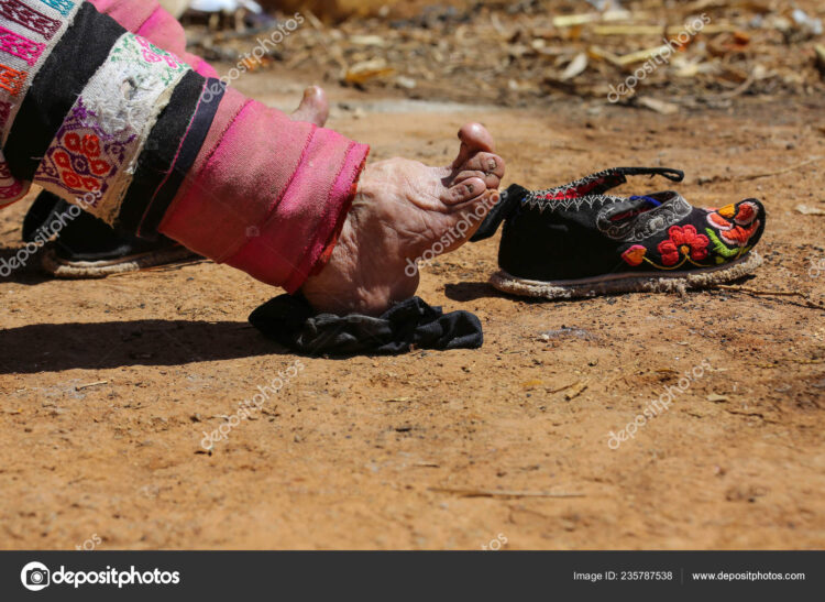 huan miao miao feet 5