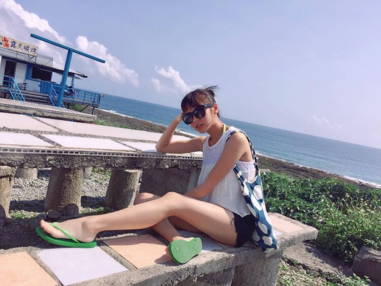 huang pei jia feet 1