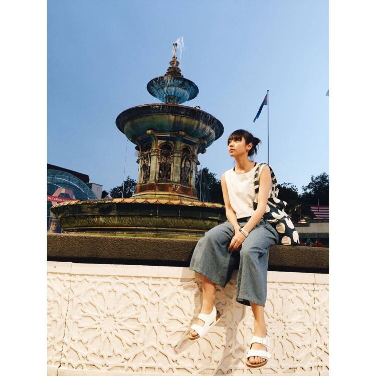 huang pei jia feet 4