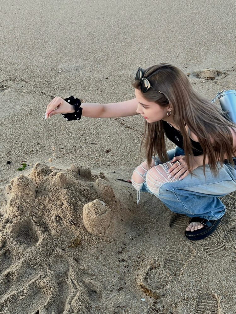 huening bahiyyih feet 5 scaled