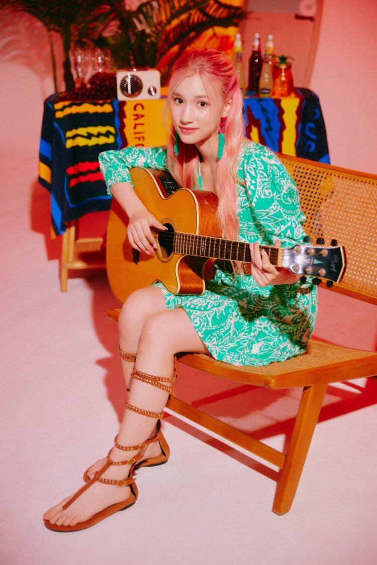 huening bahiyyih feet scaled