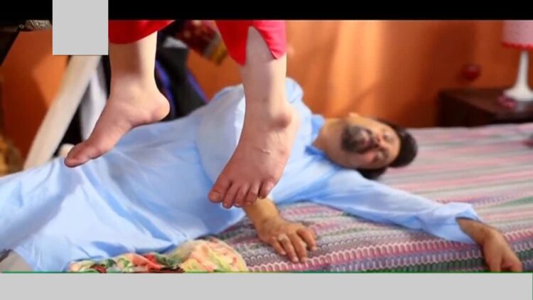 humaima malick feet 3