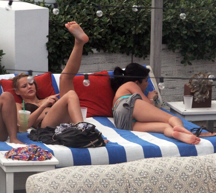 hunter king feet 4
