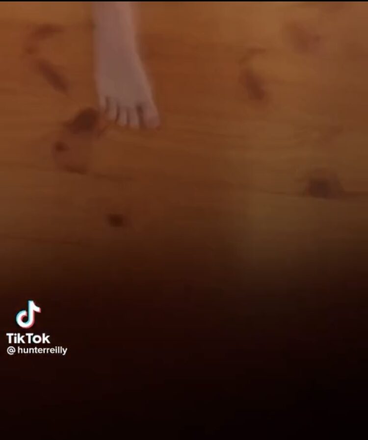 hunter reilly feet 5