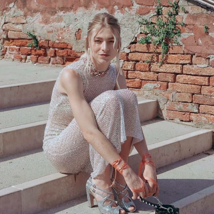 hunter schafer feet 3