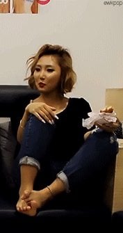 hwasa feet 1