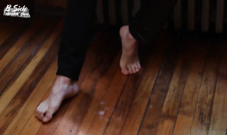 hyunjin feet 3