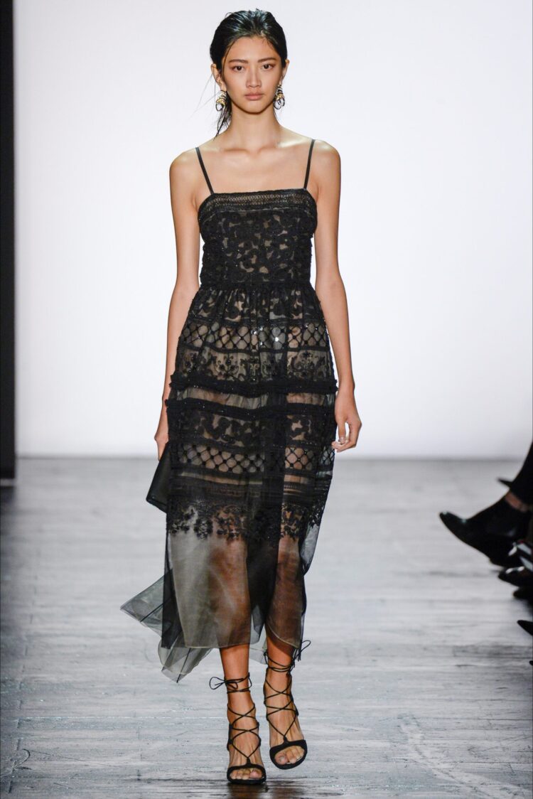 i hua wu feet scaled