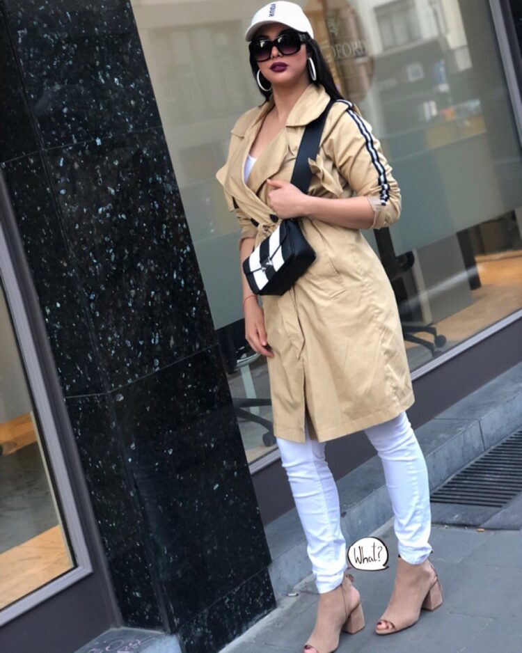 ibtissam tiskat feet 4