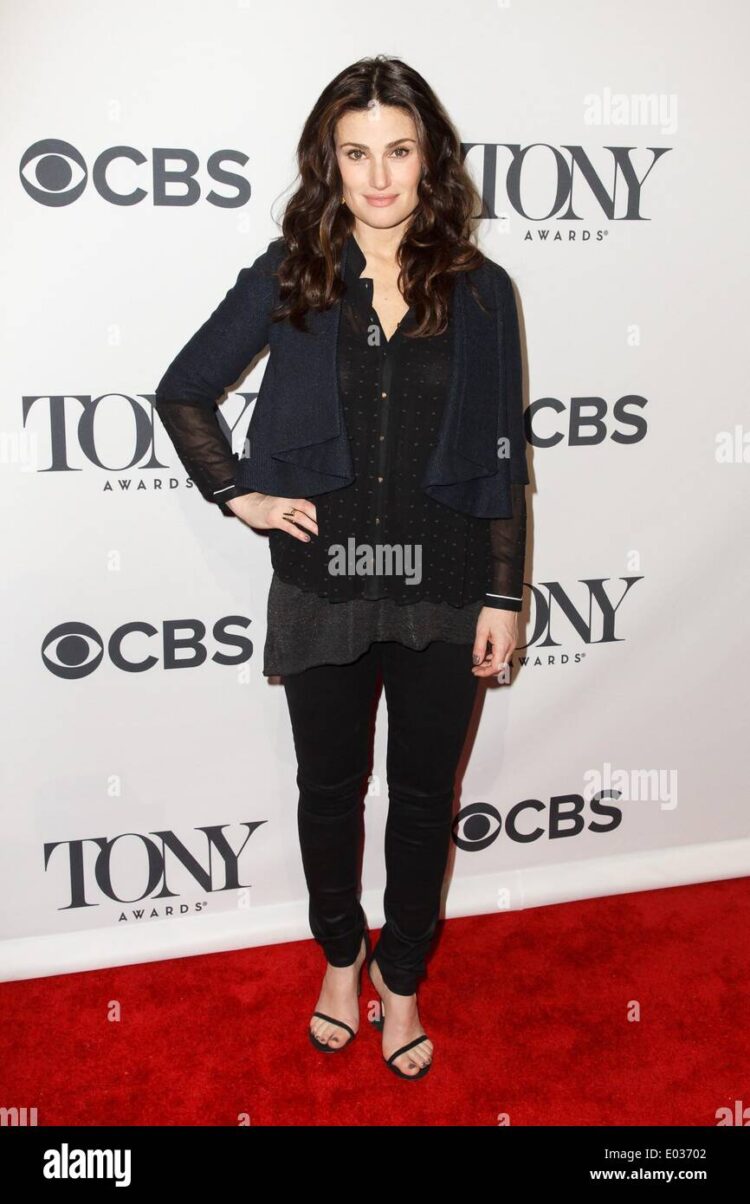 idina menzel feet 6