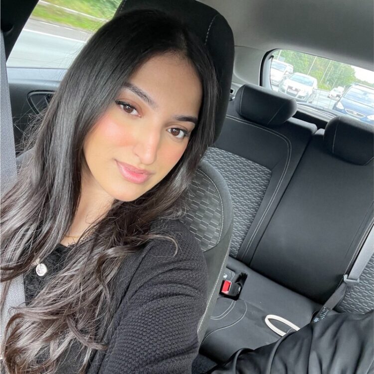 ifrah hussain feet 3