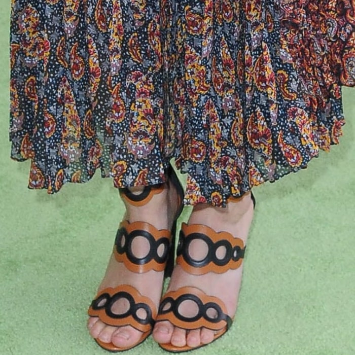 ilana glazer feet 4