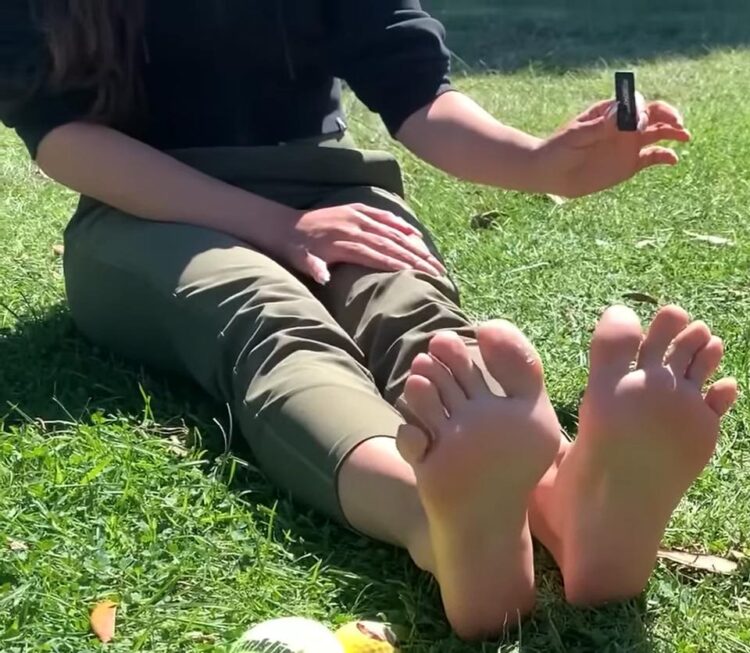 ilaria narducci feet