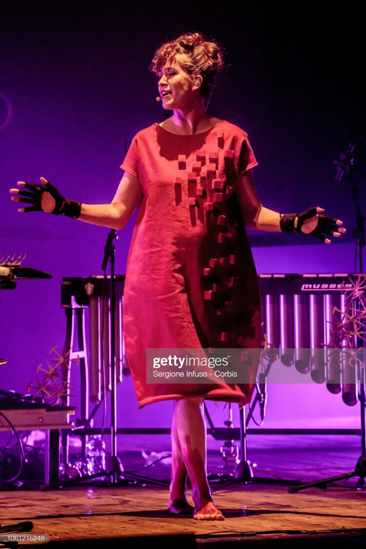 imogen heap feet 5