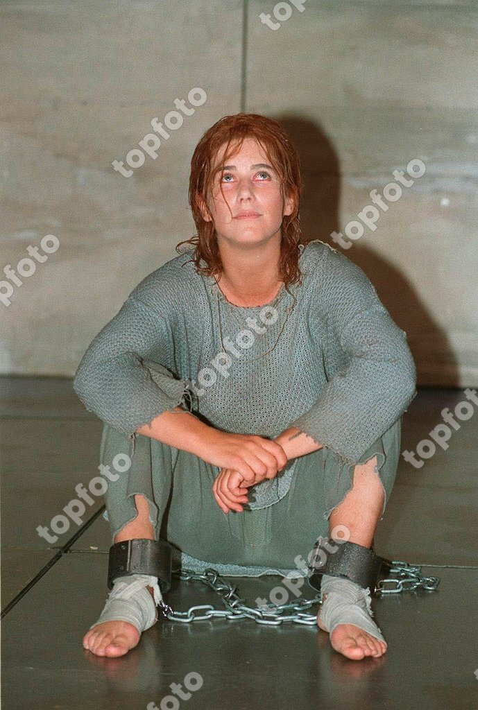 imogen stubbs feet 2