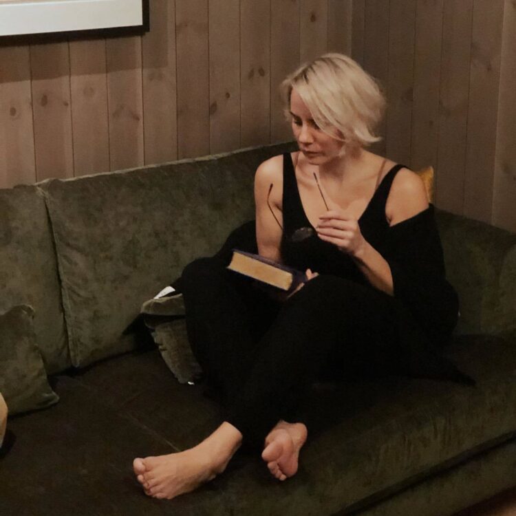 ina wroldsen feet 3