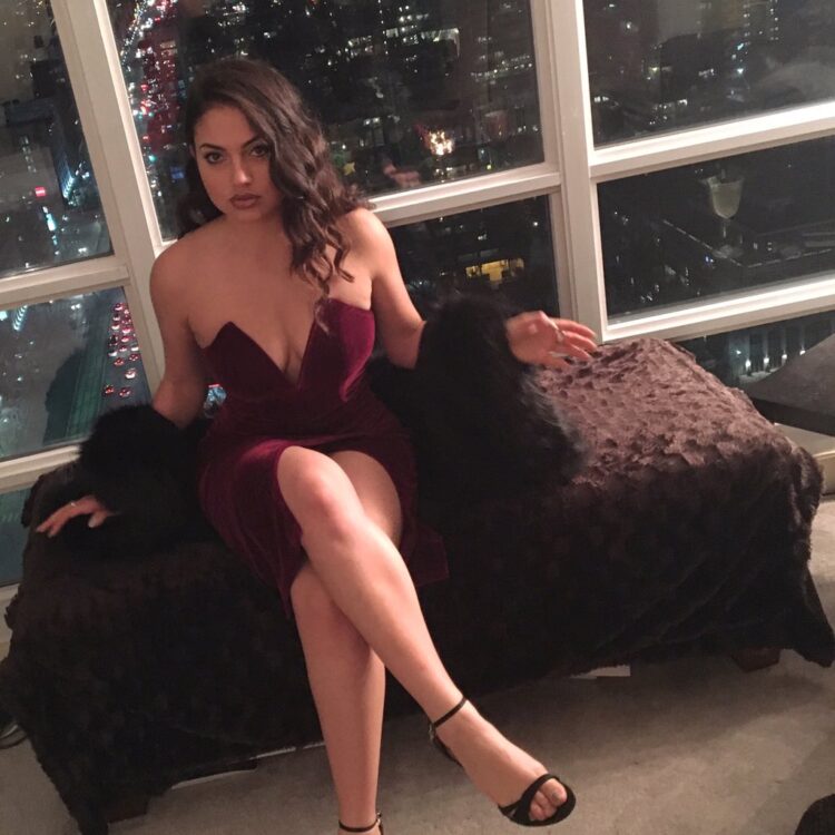 inanna sarkis feet 5
