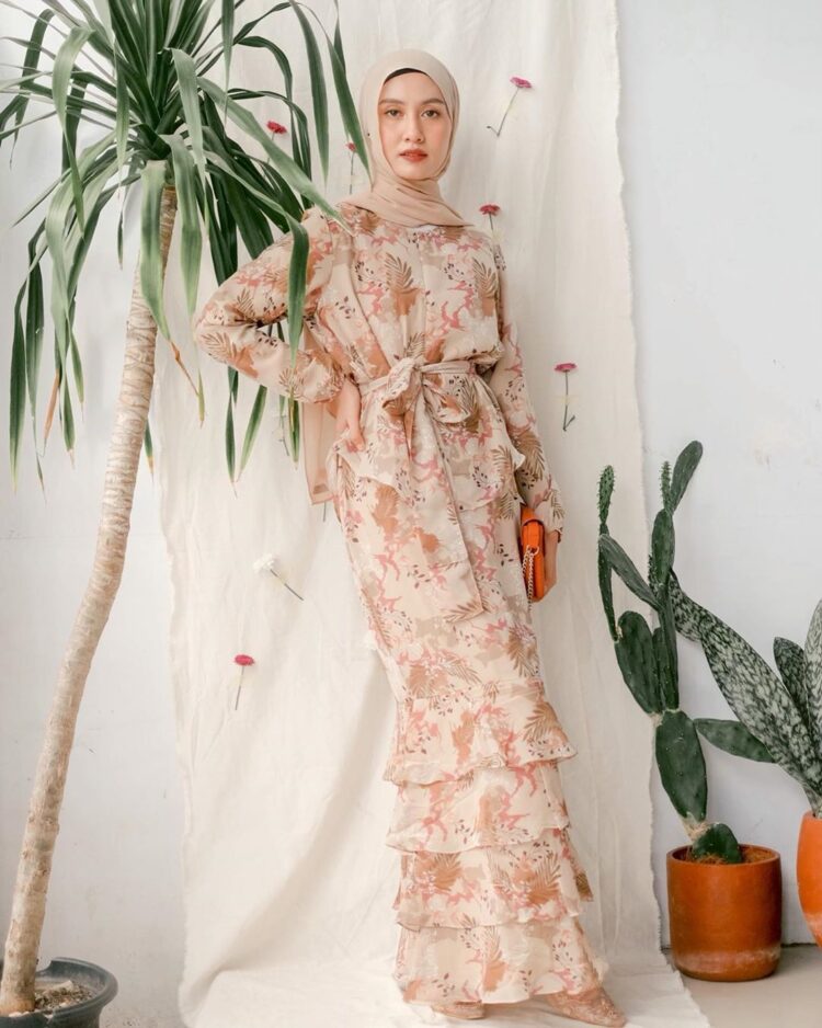 inas rana fagastia ulfah feet 4