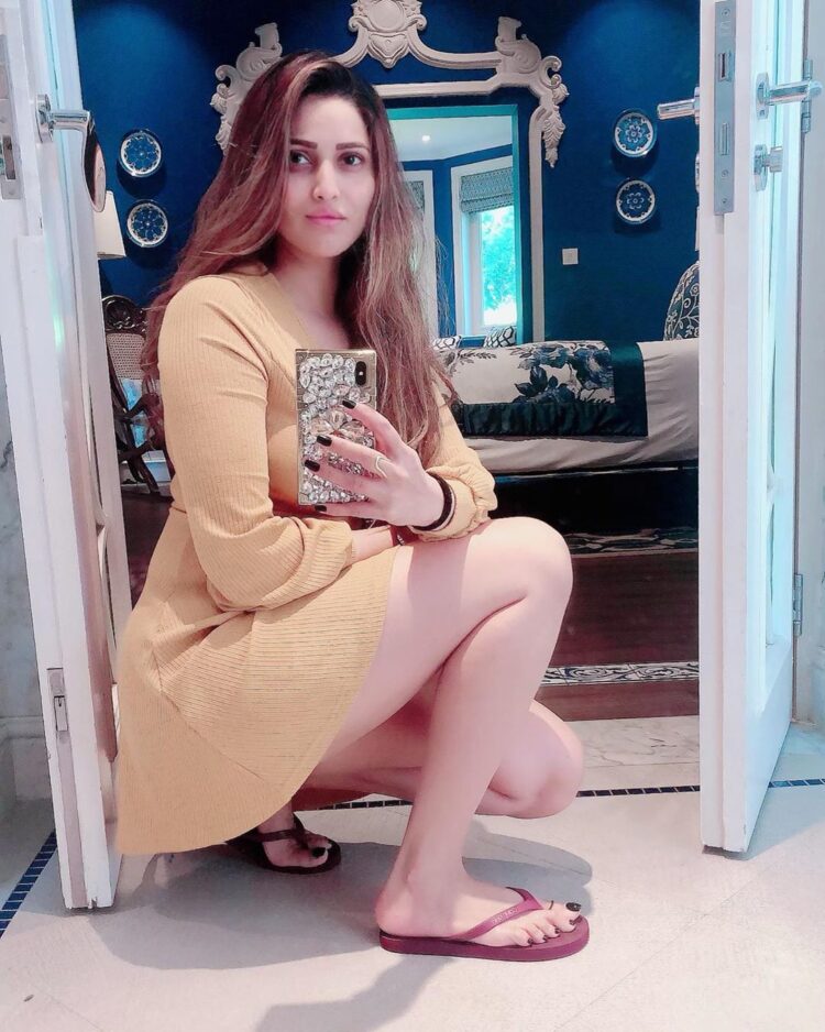 inayat sharma feet